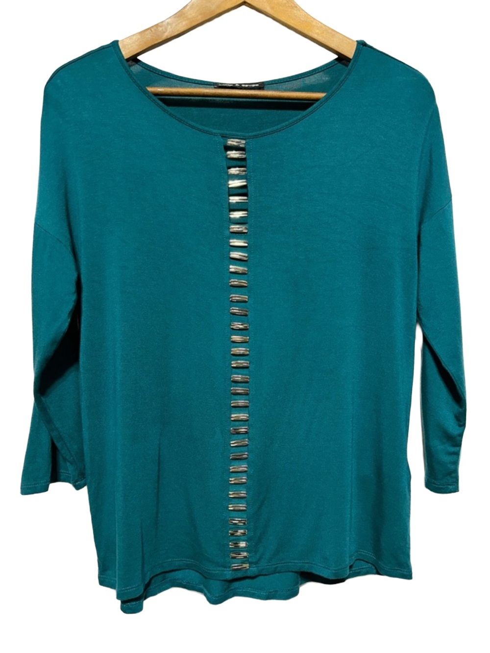 CABLE & GAUGE Teal Cutout Bar Detail Top Minimalist Office Chic